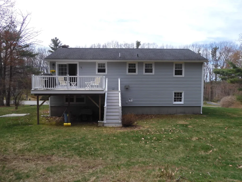 16 Claire Avenue Derry NH 03038
