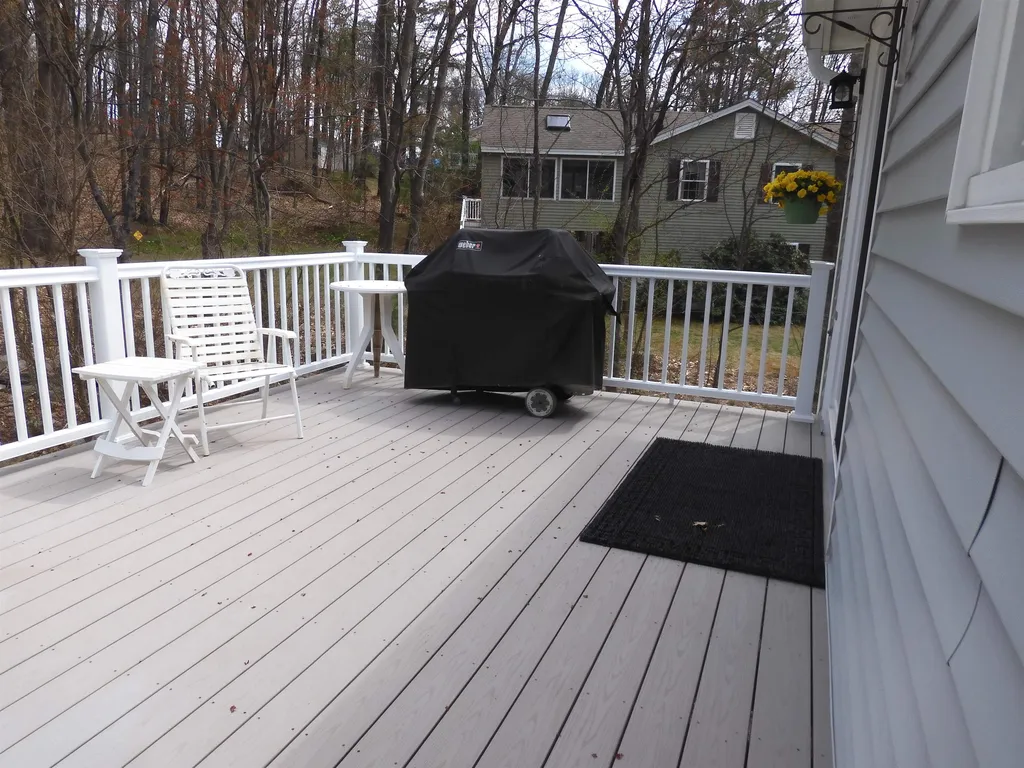 16 Claire Avenue Derry NH 03038