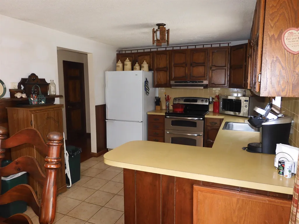 16 Claire Avenue Derry NH 03038