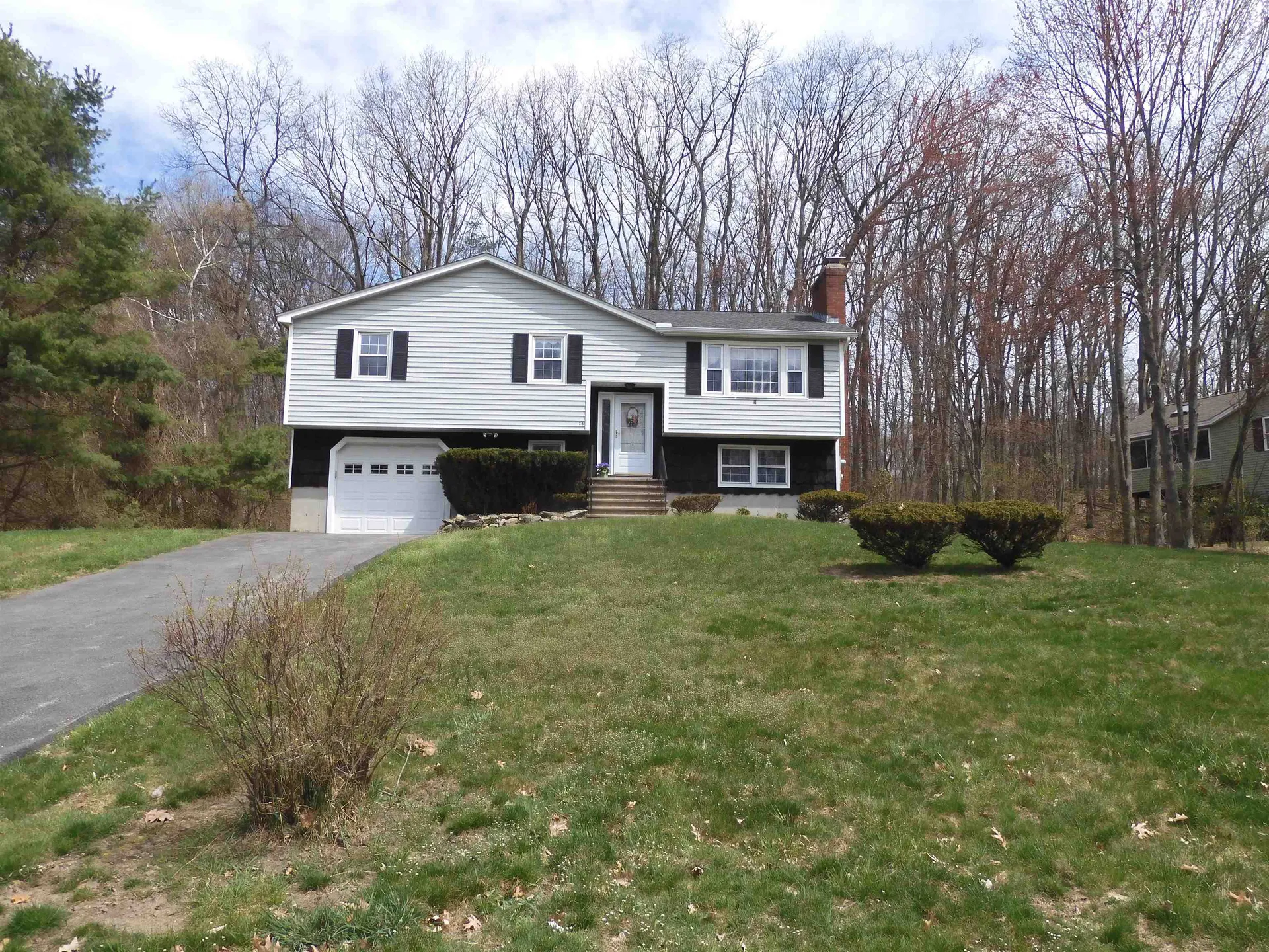 16 Claire Avenue Derry NH 03038