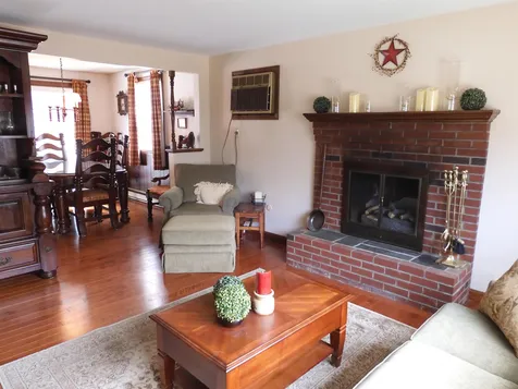 16 Claire Avenue Derry NH 03038