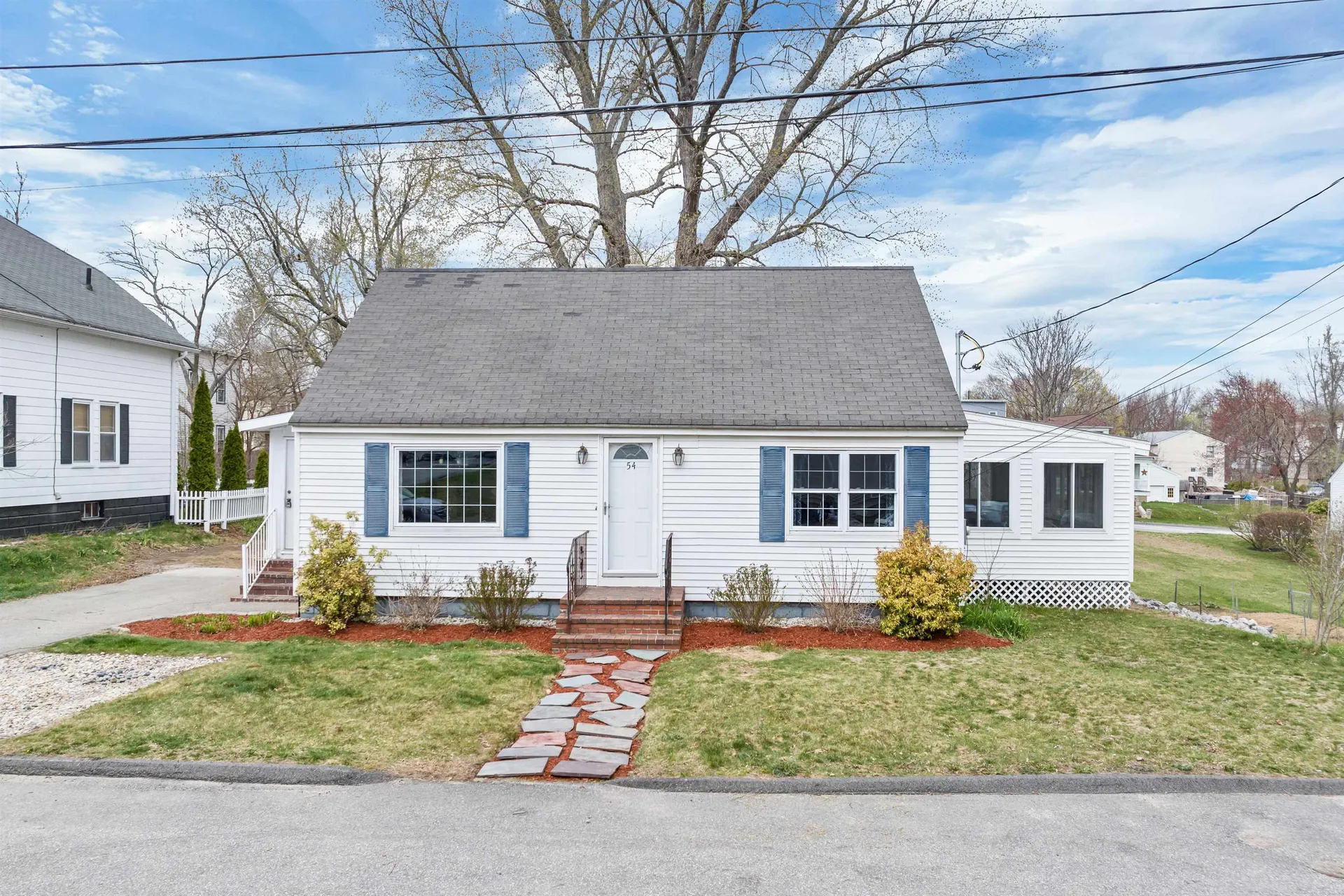 54 Edgemere Avenue Manchester NH 03103