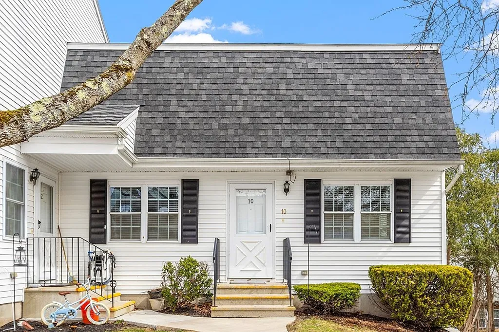 10 Pamela Lane Amesbury MA 01913