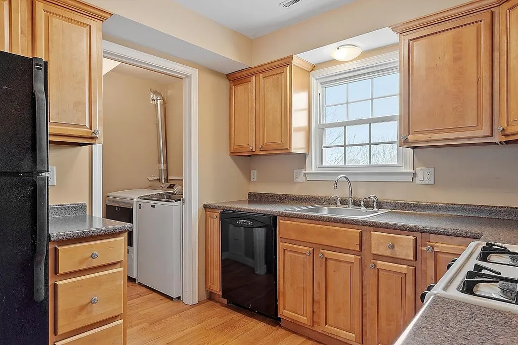 10 Pamela Lane Amesbury MA 01913