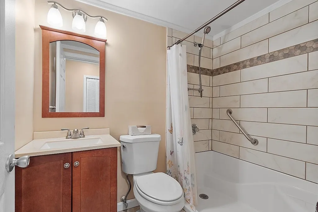 10 Pamela Lane Amesbury MA 01913
