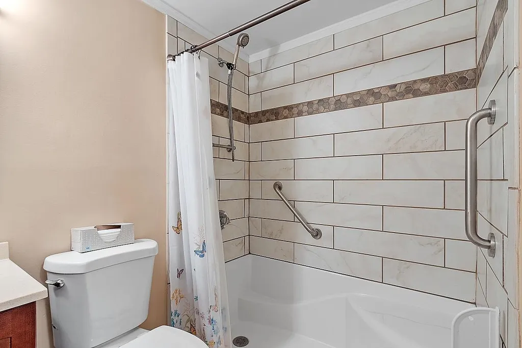 10 Pamela Lane Amesbury MA 01913