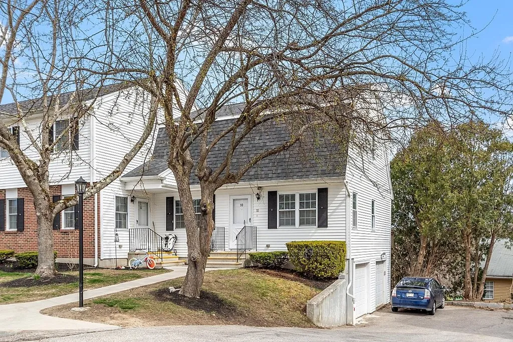 10 Pamela Lane Amesbury MA 01913