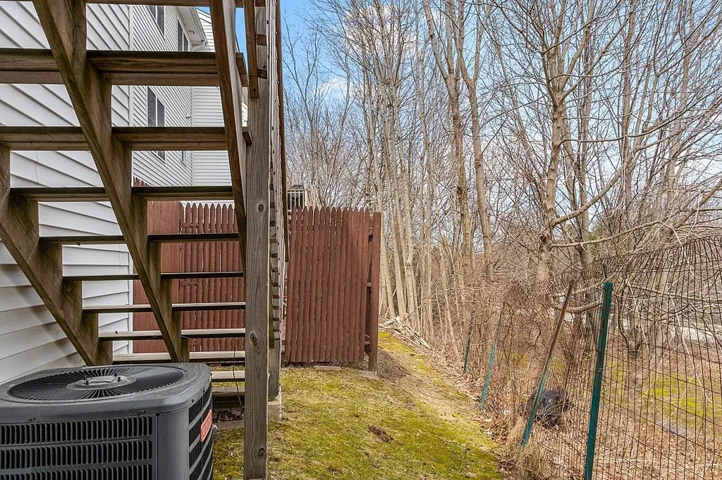 10 Pamela Lane Amesbury MA 01913