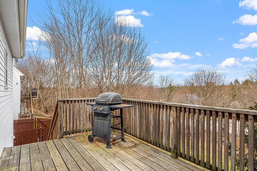 10 Pamela Lane Amesbury MA 01913