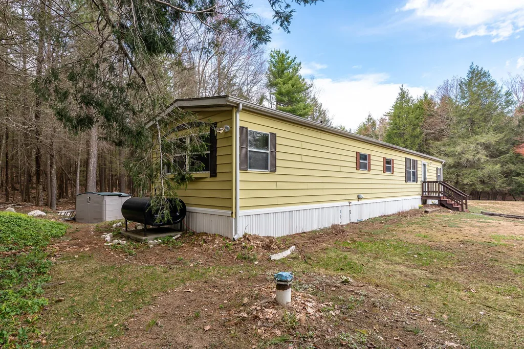 392 Hall Road Barrington NH 03825
