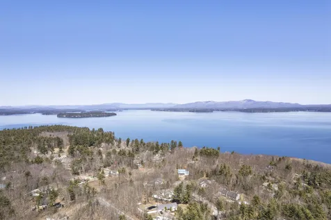 2761 Lake Shore Road Gilford NH 03249