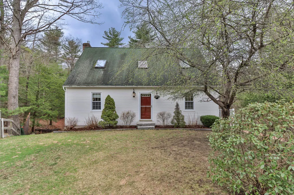 25 Abbott Road Canterbury NH 03224