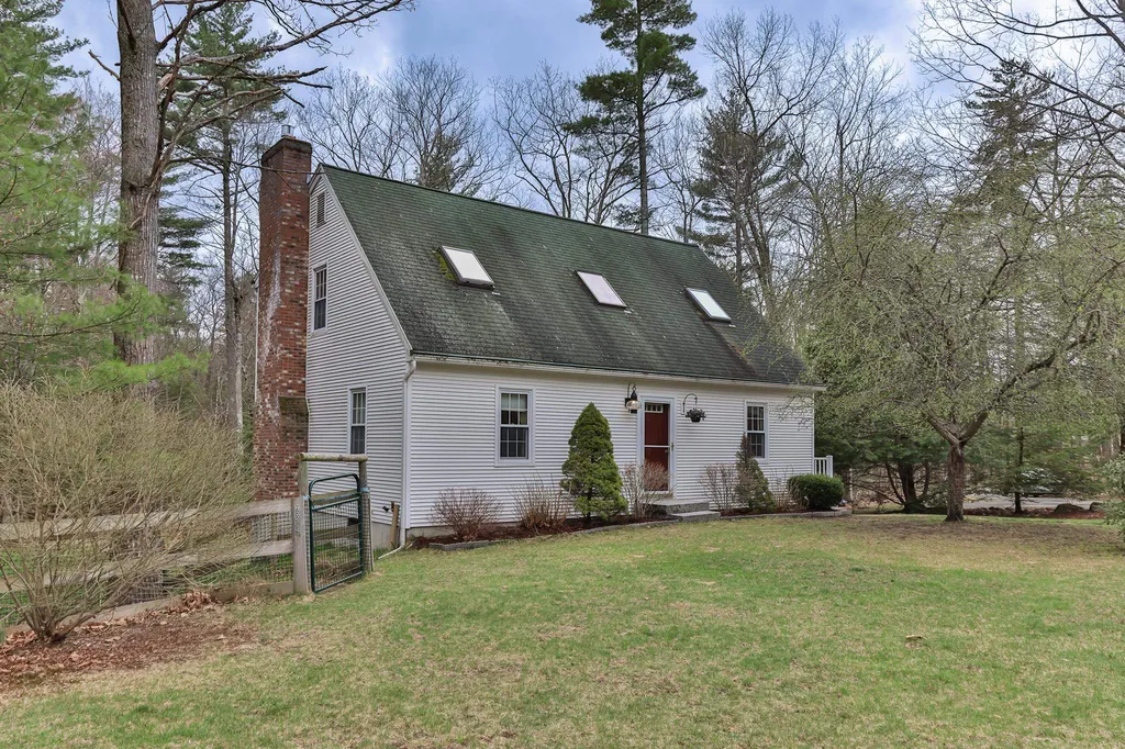 25 Abbott Road Canterbury NH 03224