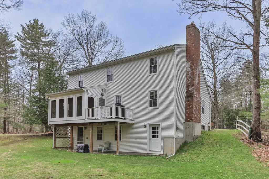 25 Abbott Road Canterbury NH 03224