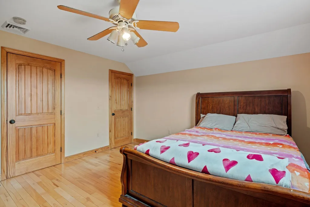 44 Mcevoy Lane Epsom NH 03234