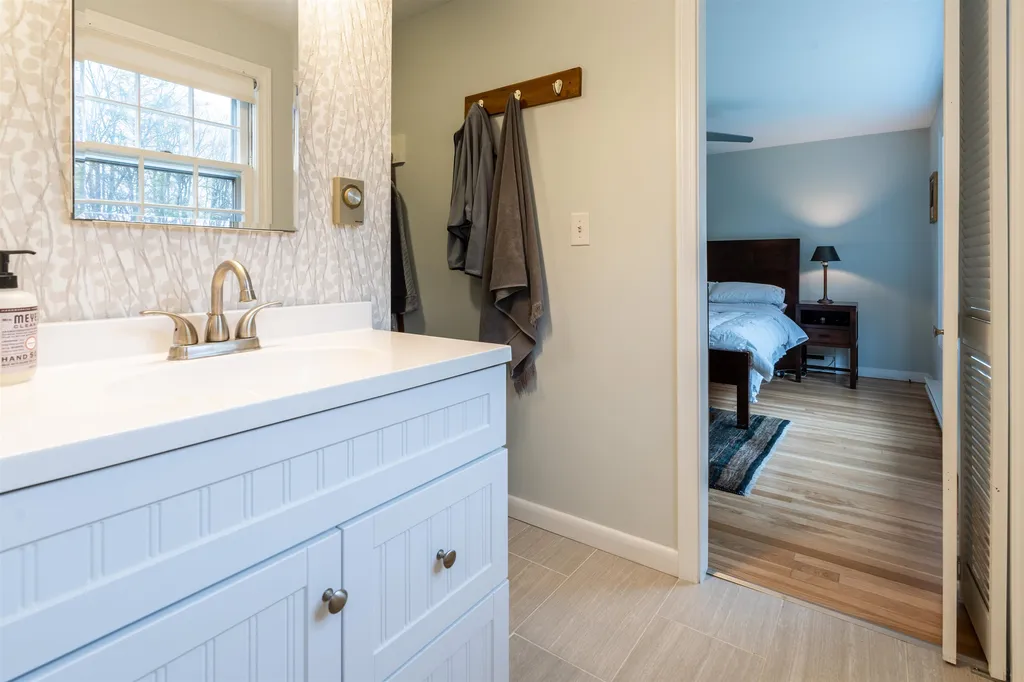 9 Toppan Lane Hampton Falls NH 03844