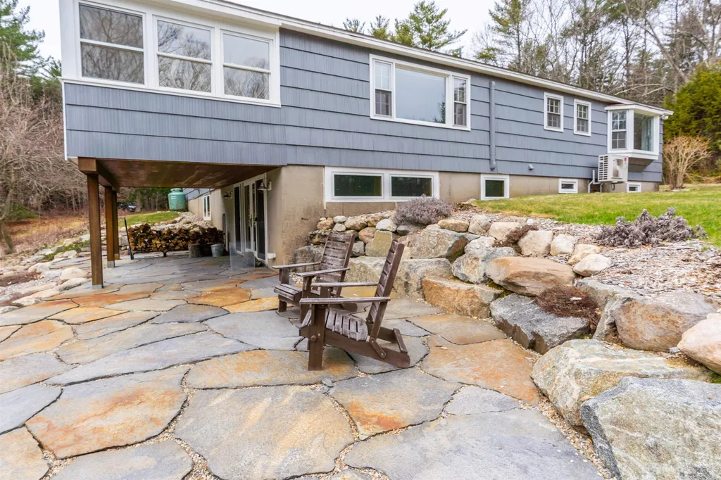 9 Toppan Lane Hampton Falls NH 03844