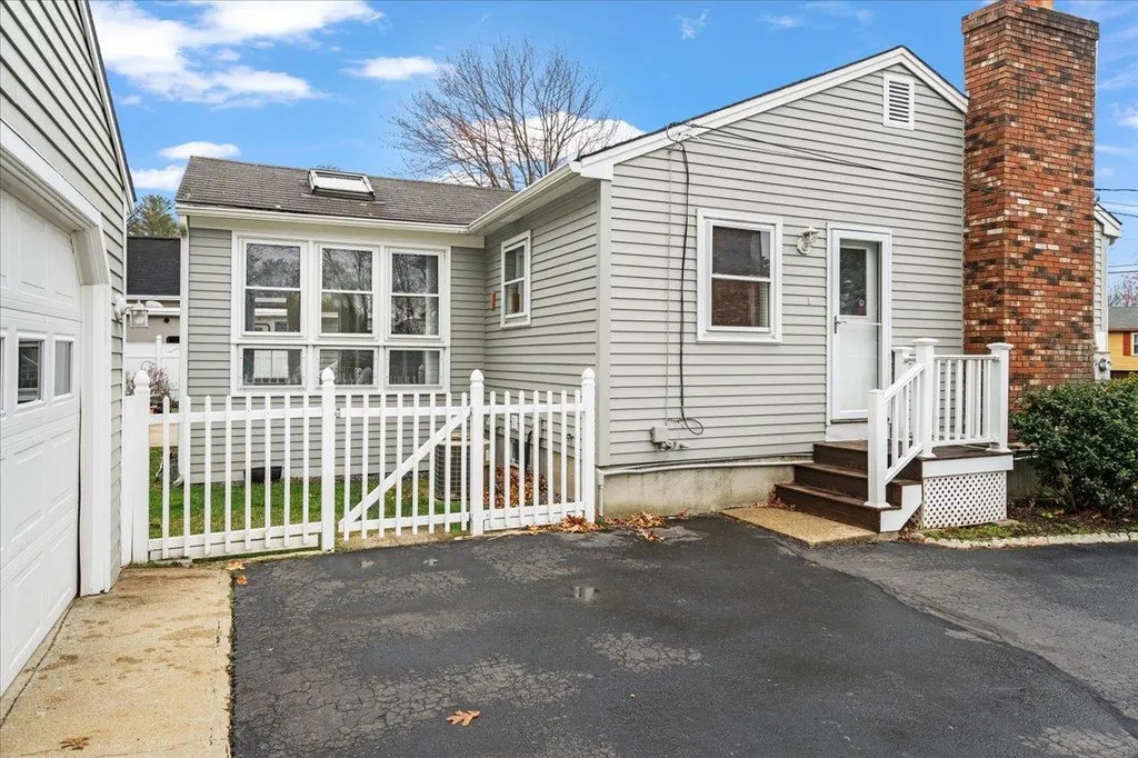 104 Glen Forest Drive Manchester NH 03109