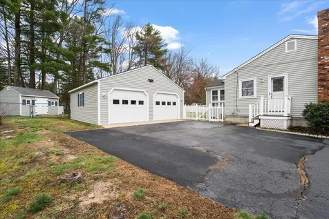 104 Glen Forest Drive Manchester NH 03109