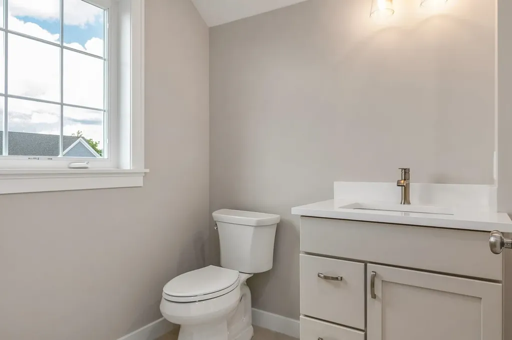 16 Summit Circle Newmarket NH 03857