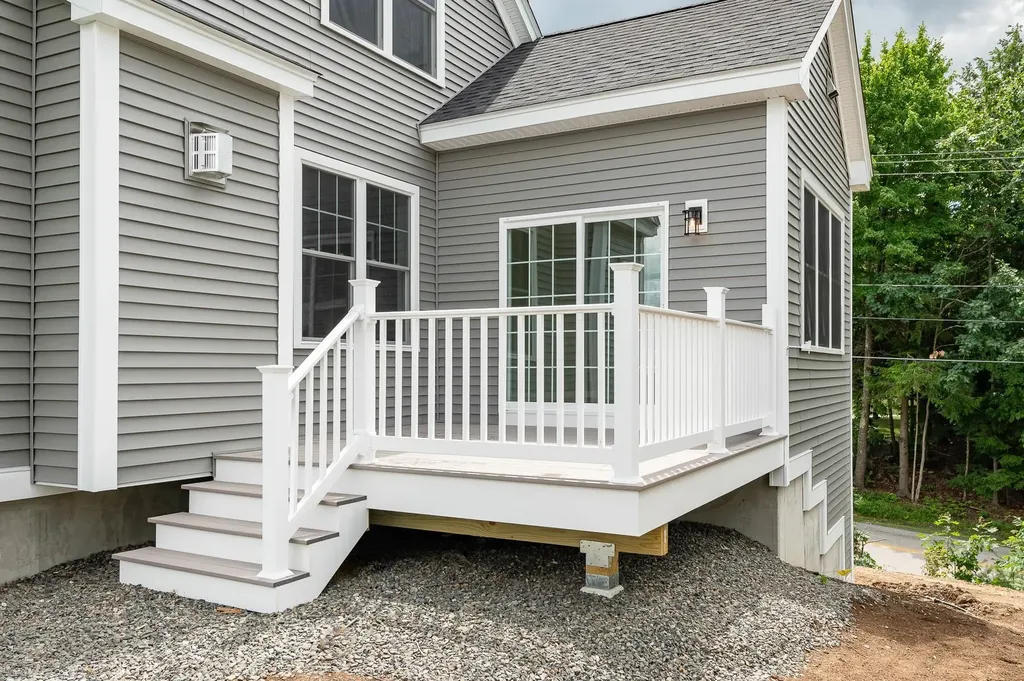 16 Summit Circle Newmarket NH 03857