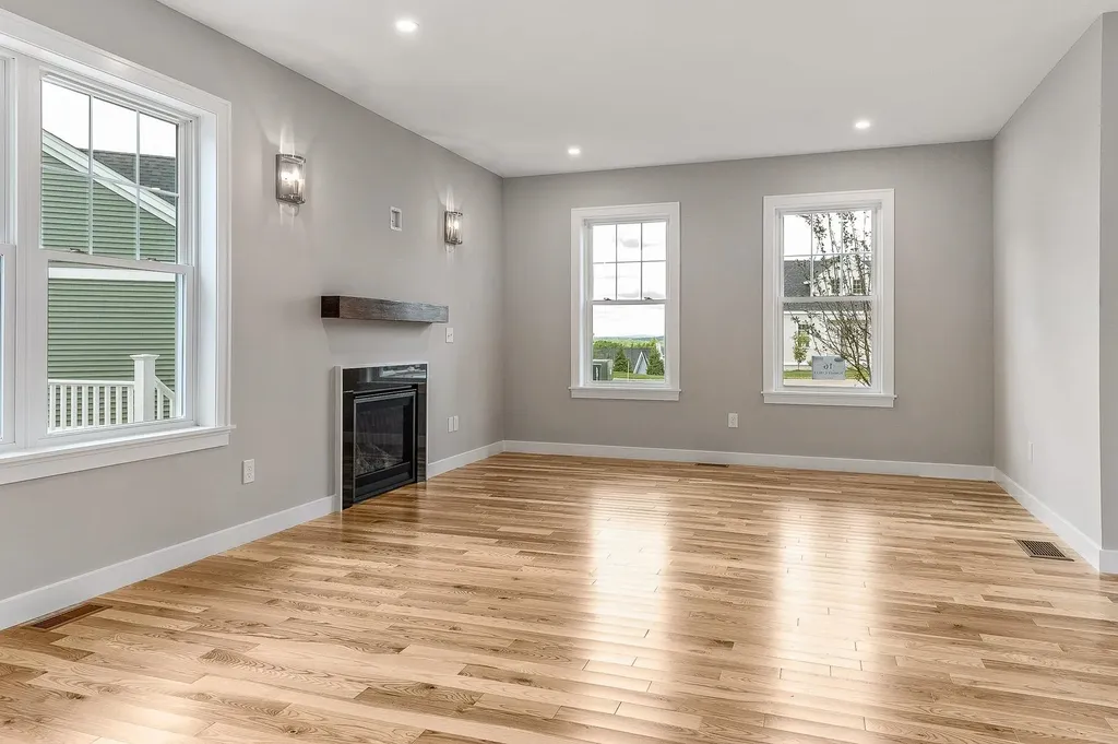 16 Summit Circle Newmarket NH 03857