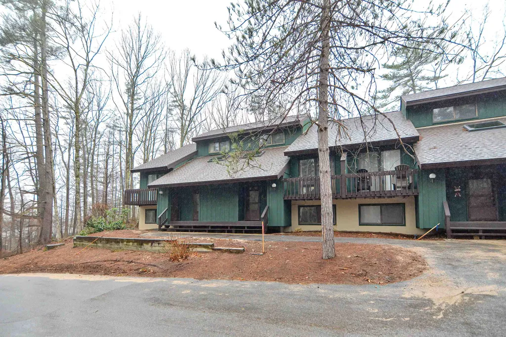 37 Stonehurst Manor Road Conway NH 03818