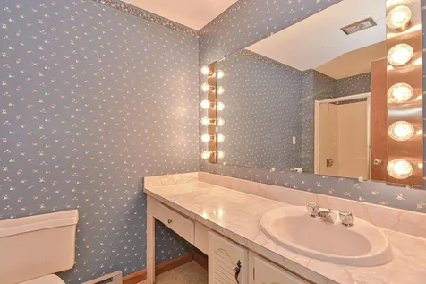 37 Stonehurst Manor Road Conway NH 03818