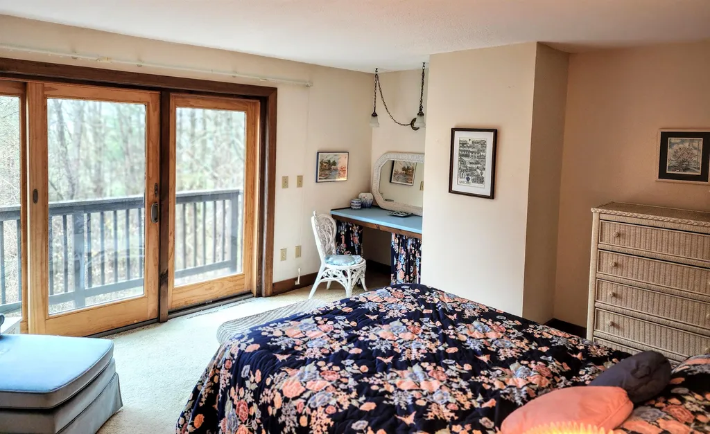 291 Sugar Hill Lane Hartford VT 05059