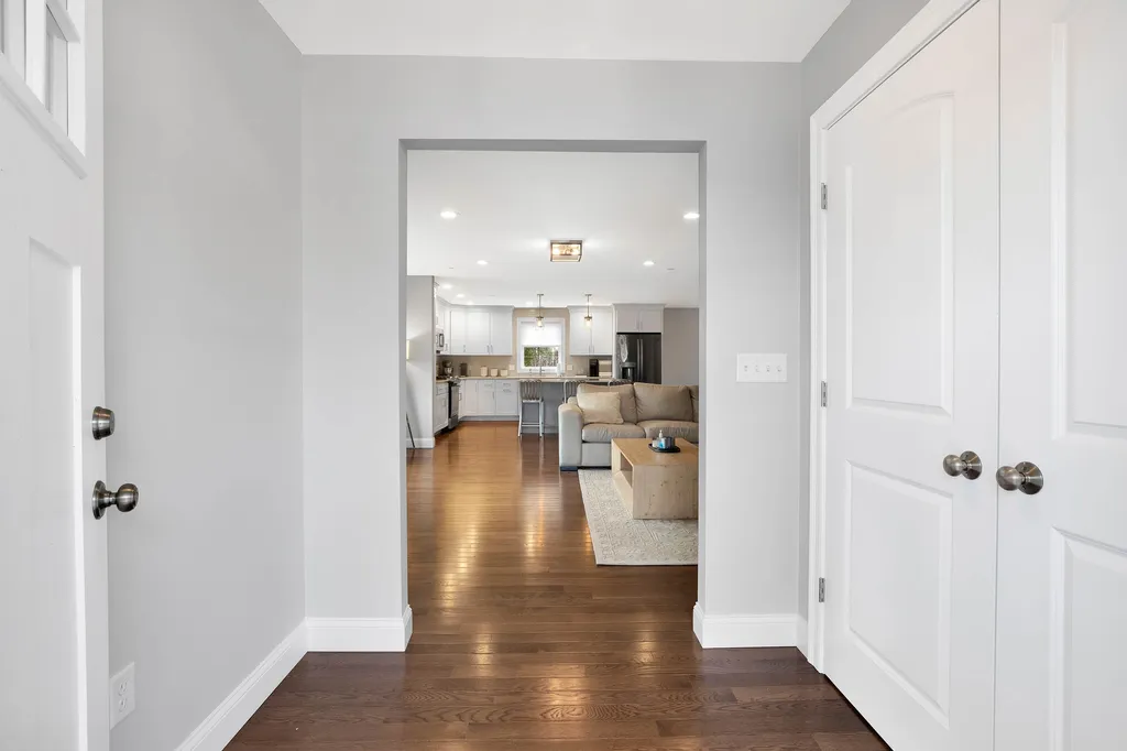 4 Carlis Way Plaistow NH 03865