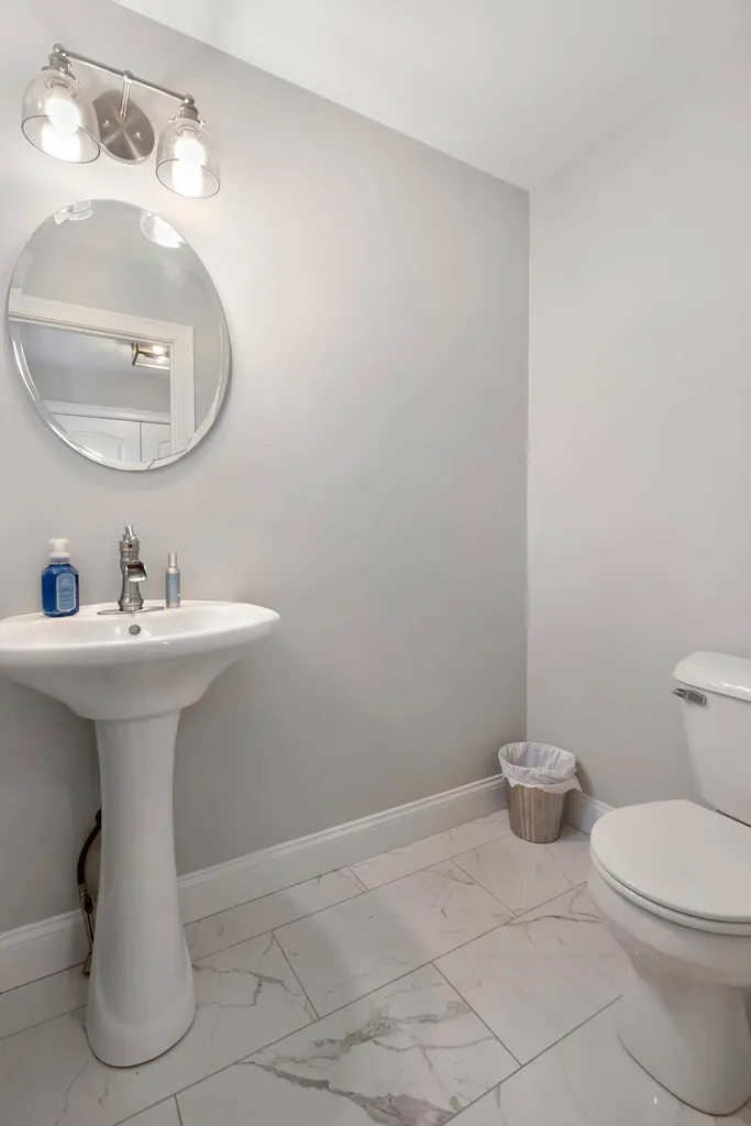 4 Carlis Way Plaistow NH 03865