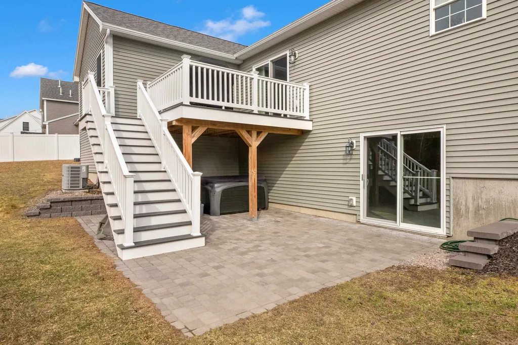 4 Carlis Way Plaistow NH 03865