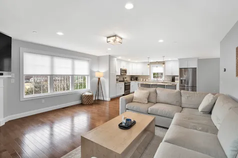 4 Carlis Way Plaistow NH 03865