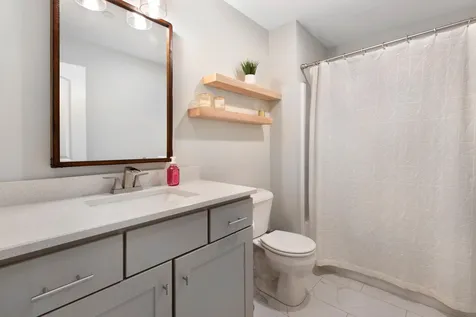 4 Carlis Way Plaistow NH 03865
