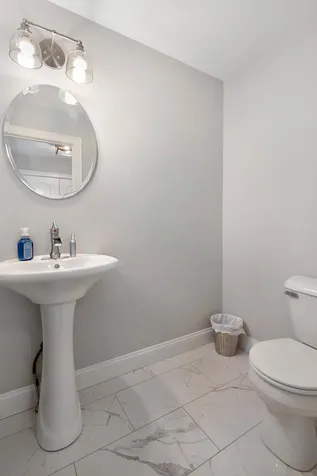 4 Carlis Way Plaistow NH 03865