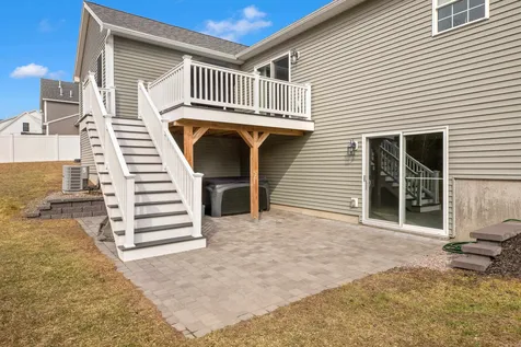 4 Carlis Way Plaistow NH 03865
