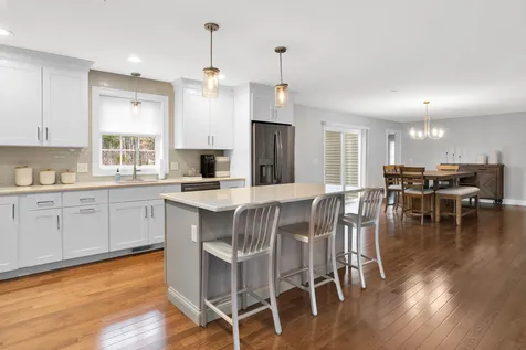 4 Carlis Way Plaistow NH 03865