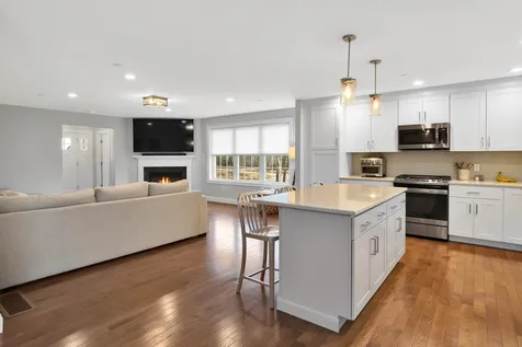 4 Carlis Way Plaistow NH 03865