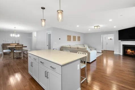 4 Carlis Way Plaistow NH 03865