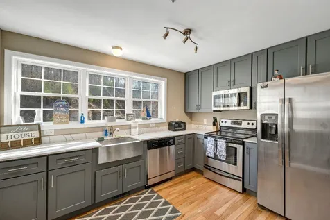 24 Dillon Way Laconia NH 03246