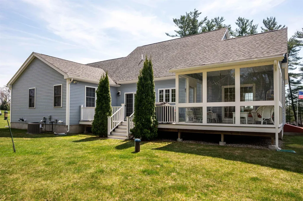 28 River Road Stratham NH 03885