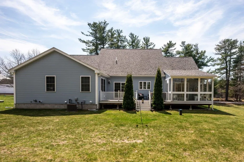 28 River Road Stratham NH 03885