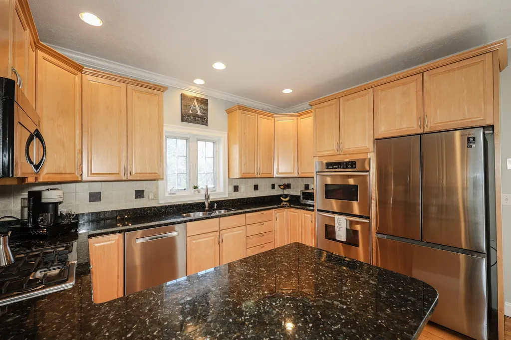 2246 Elm Street Manchester NH 03104