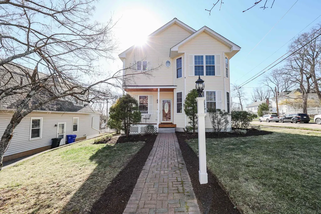 2246 Elm Street Manchester NH 03104