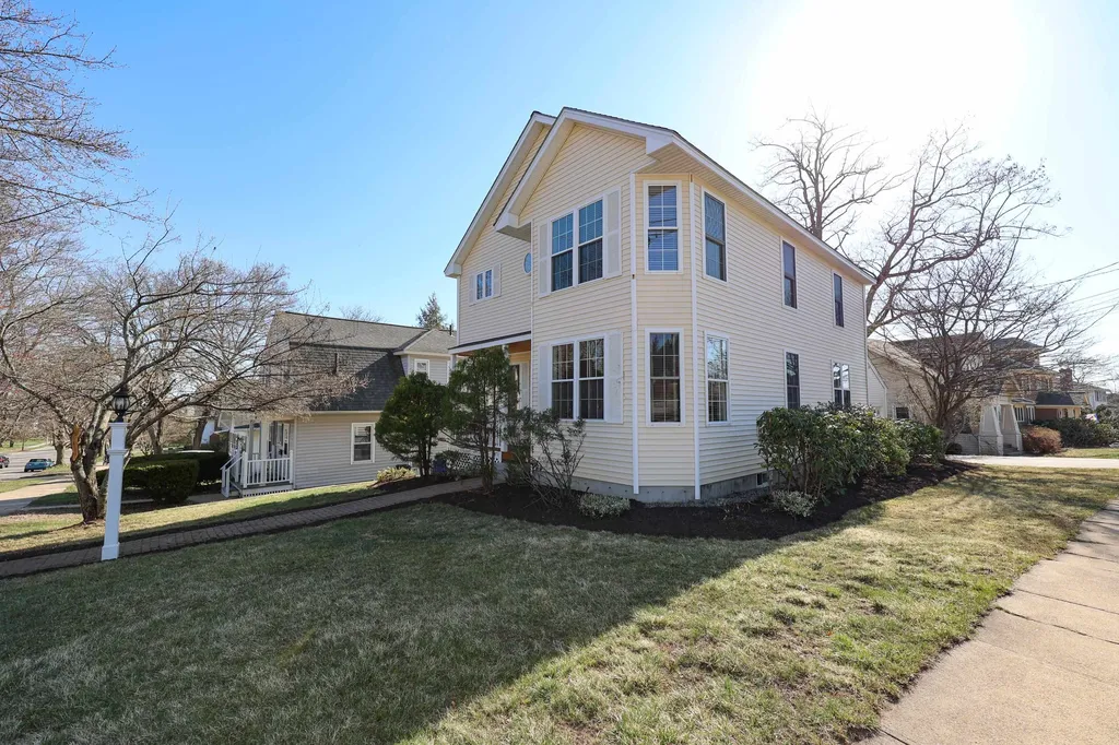 2246 Elm Street Manchester NH 03104