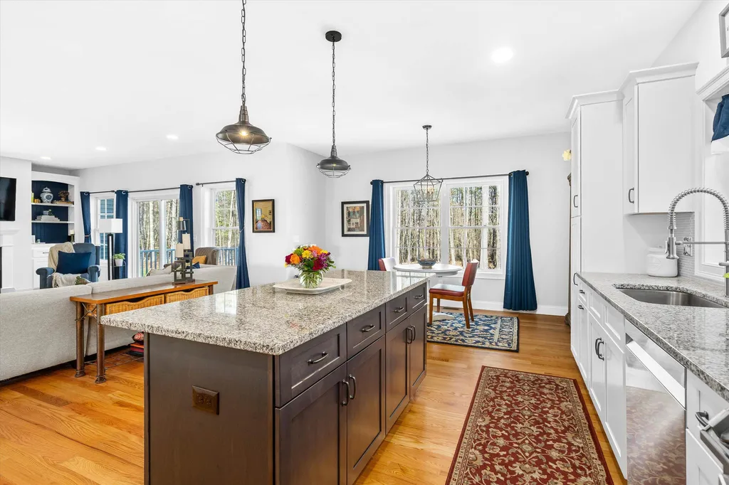 43 Walnut Hill Drive Hooksett NH 03106