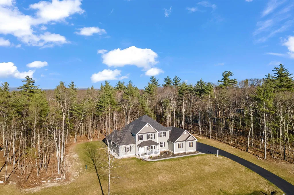 43 Walnut Hill Drive Hooksett NH 03106