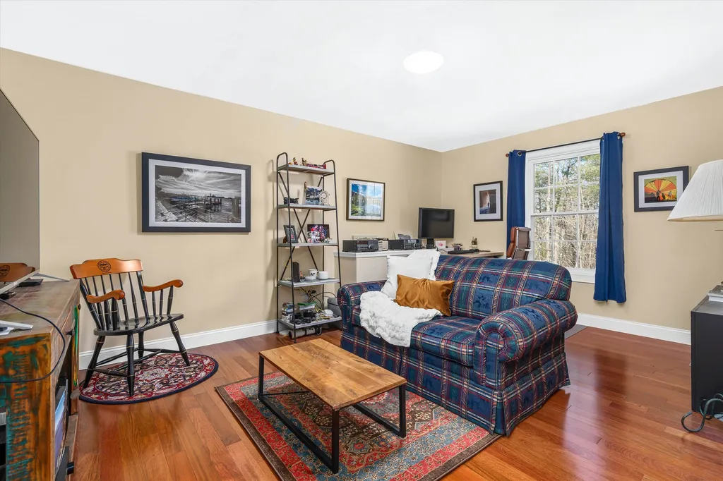43 Walnut Hill Drive Hooksett NH 03106