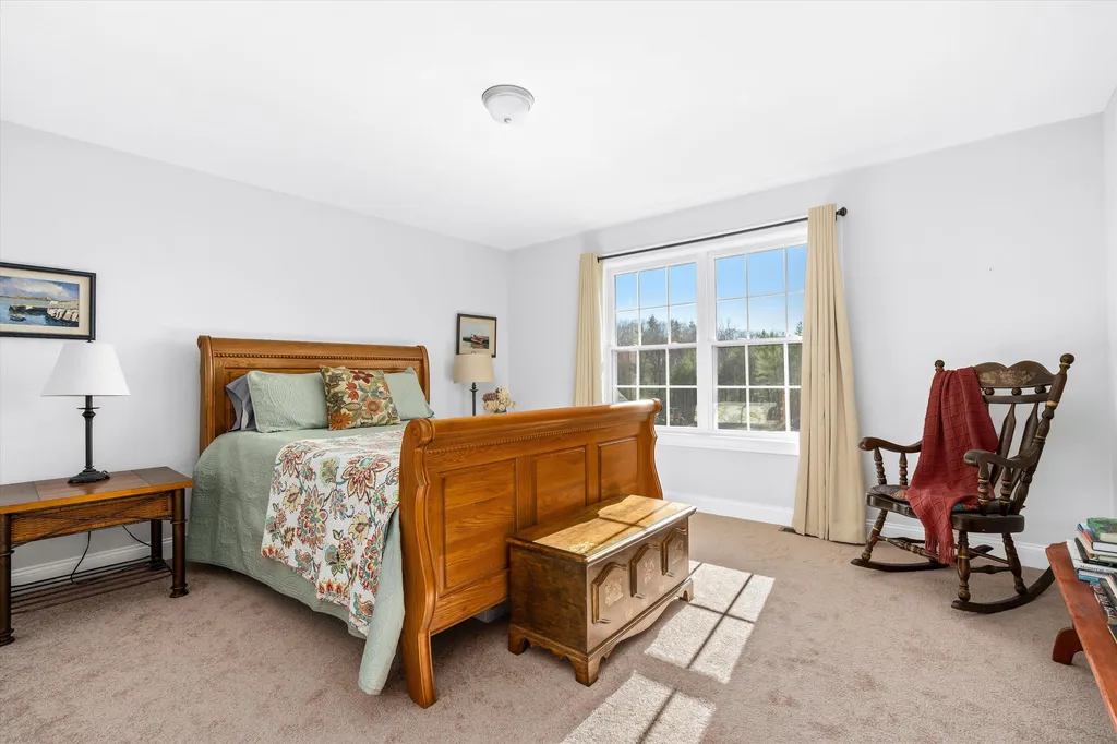 43 Walnut Hill Drive Hooksett NH 03106