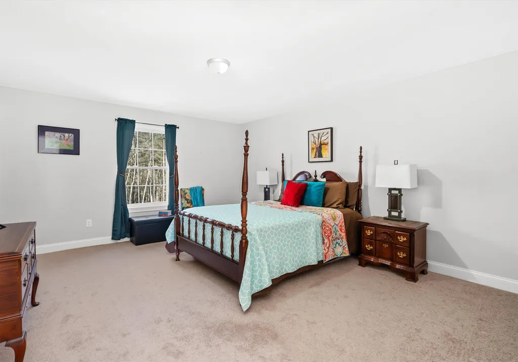 43 Walnut Hill Drive Hooksett NH 03106
